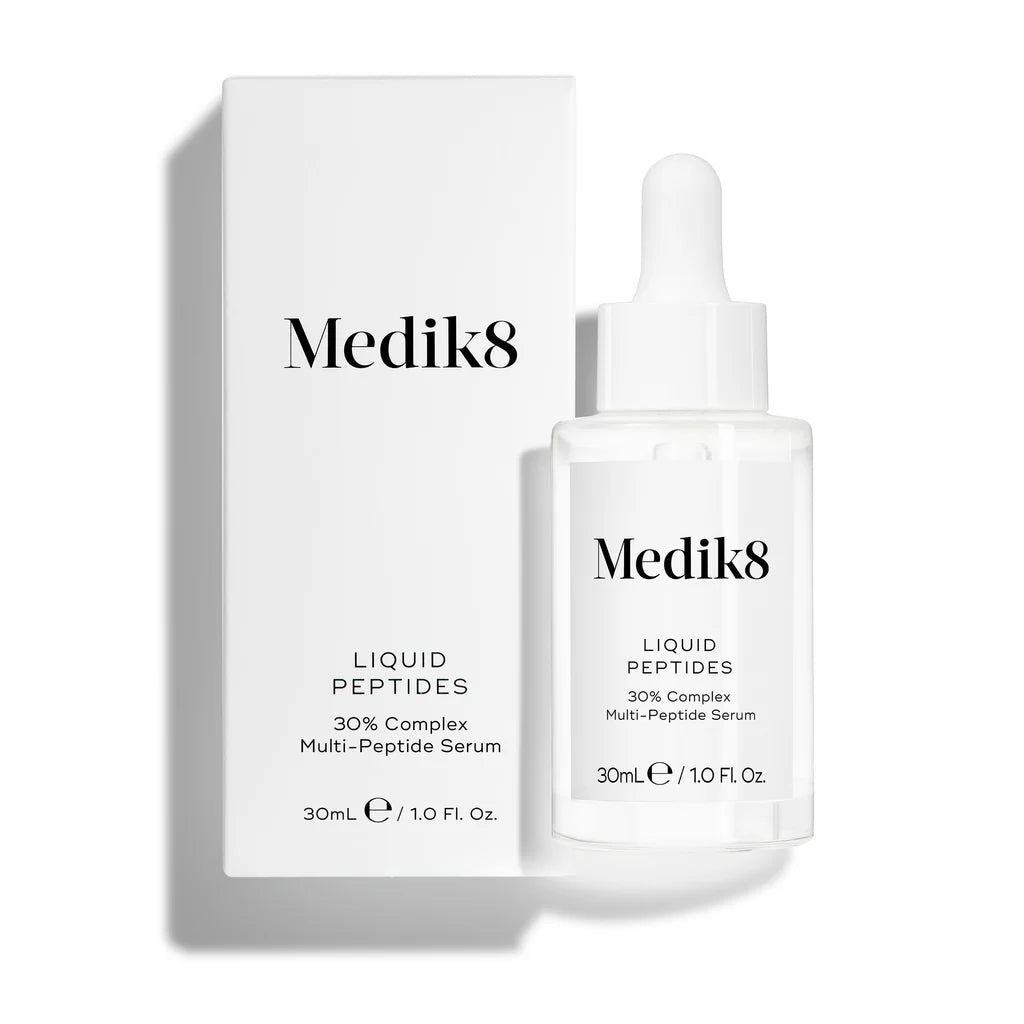 Liquid Peptides™, tratamiento completo para una piel más joven y firme de Medik8 con caja