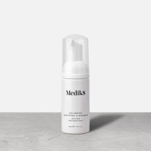 Limpiador facial Calmwise™ Soothing Cleanser Travel Size de Medik8-61